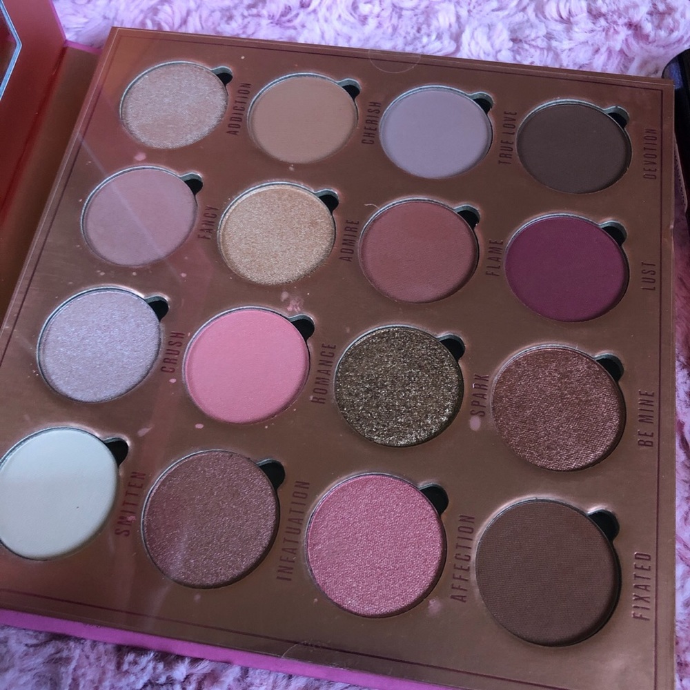 Makeup set - Picture 2 of 4